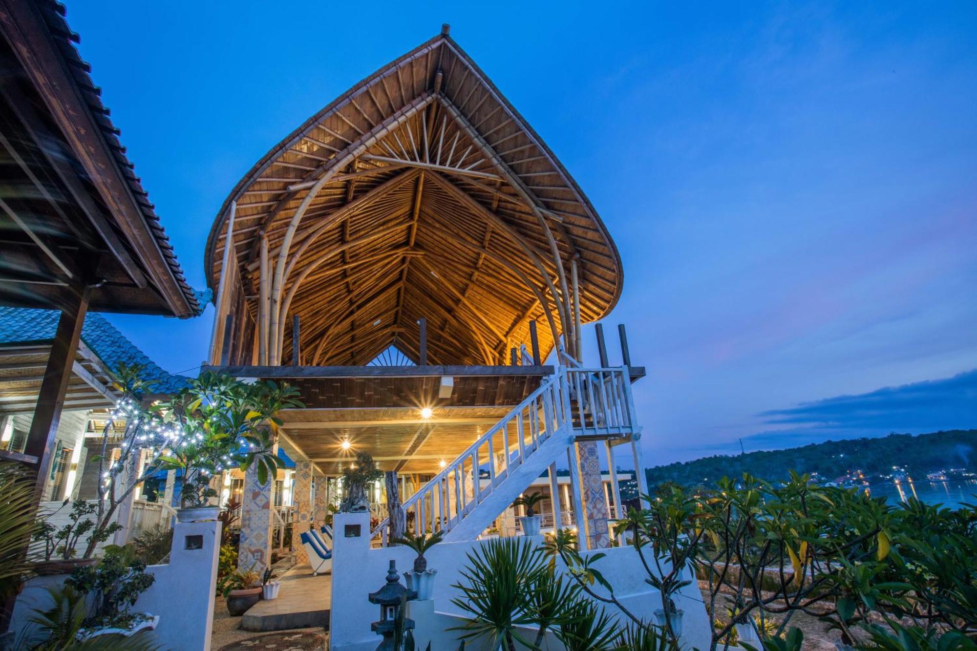 Nusa View - Oceanfront Rentals Lembongan Buitenkant foto